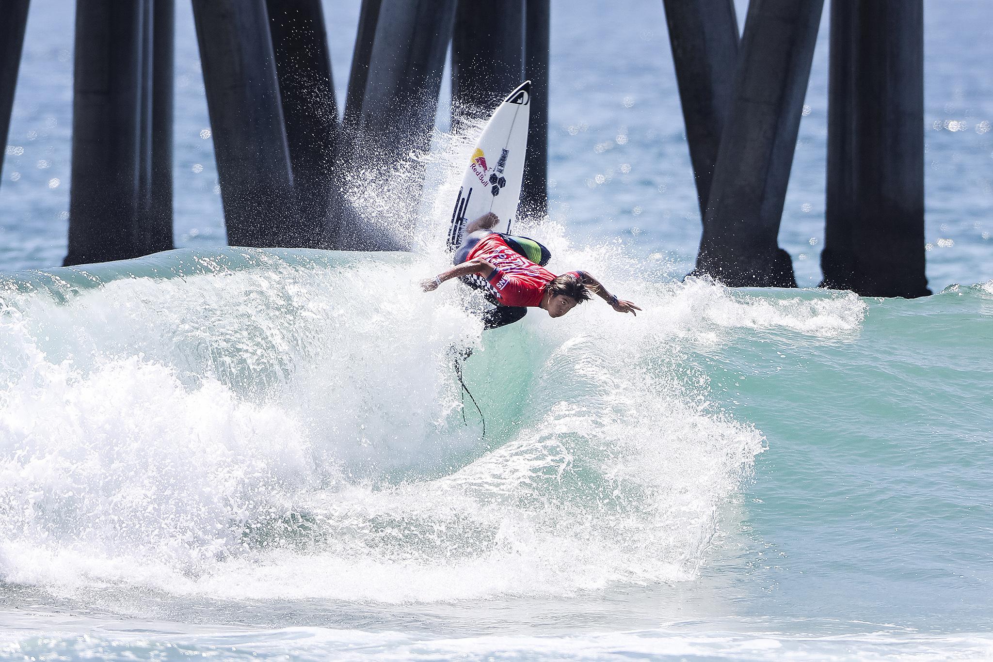 Kanoa Igarashi surfing Huntington Beach Pier