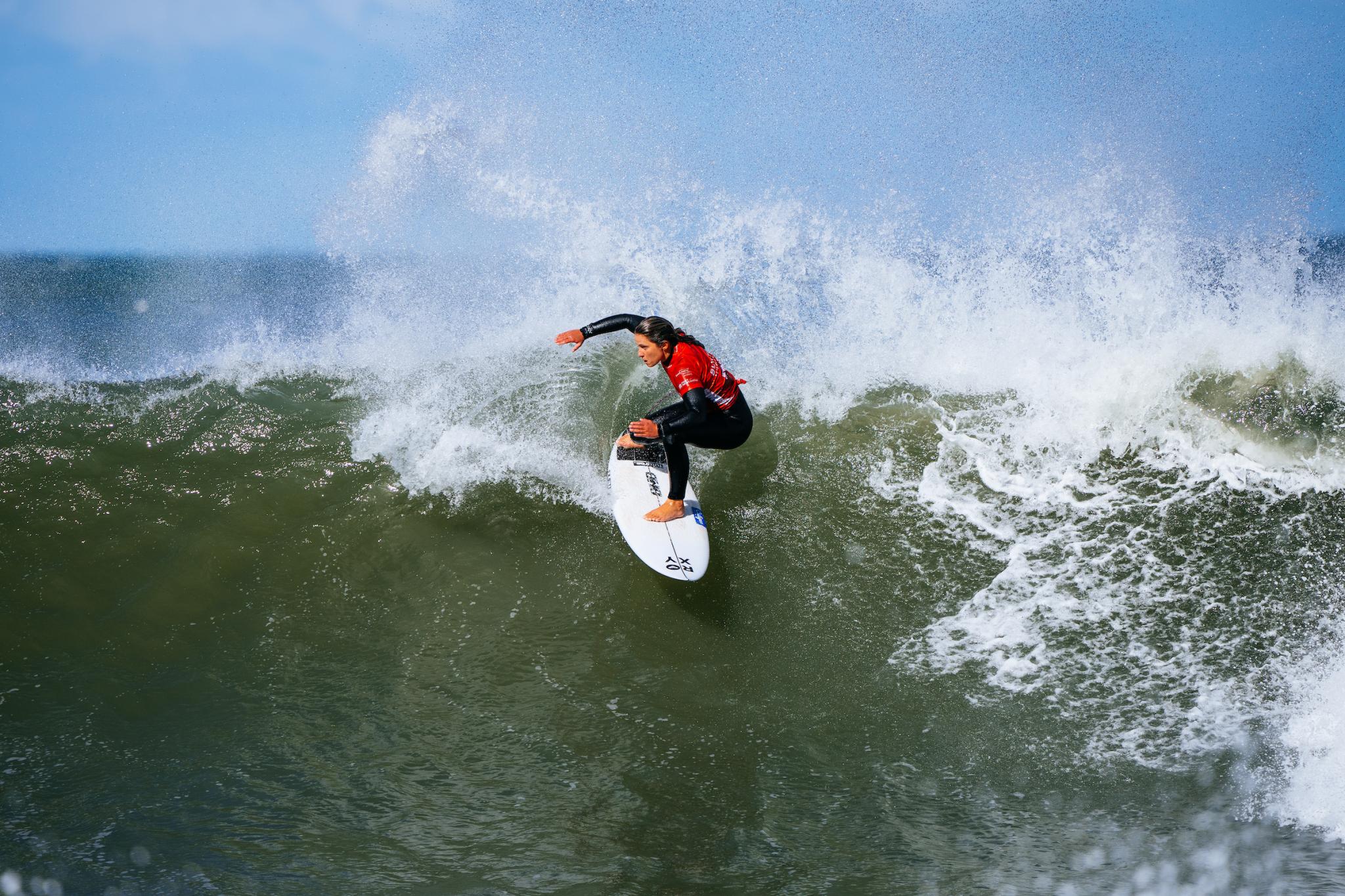 Francisca Veselko and Jacob Willcox, winners of the Newcastle Surfest 2025